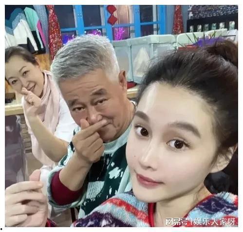 娱乐圈吃瓜人,揭秘明星背后的“吃瓜”人生