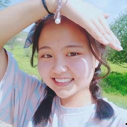 娱乐吃瓜头像女生可爱,揭秘娱乐圈可爱吃瓜女生的魅力瞬间